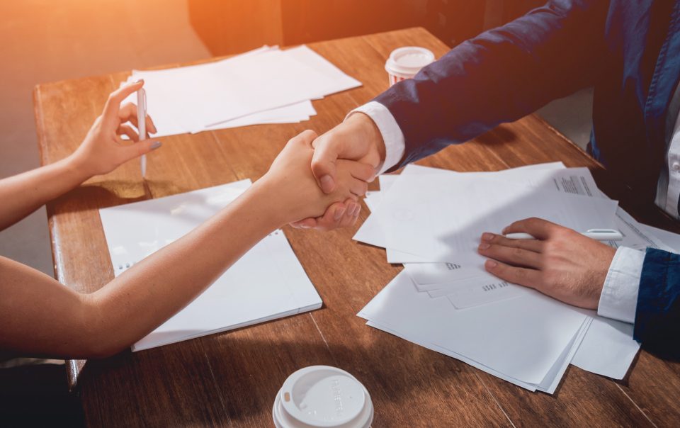 Errores comunes en contratos comerciales que cuestan millones en Republica Dominicana Derecho Inmobiliario