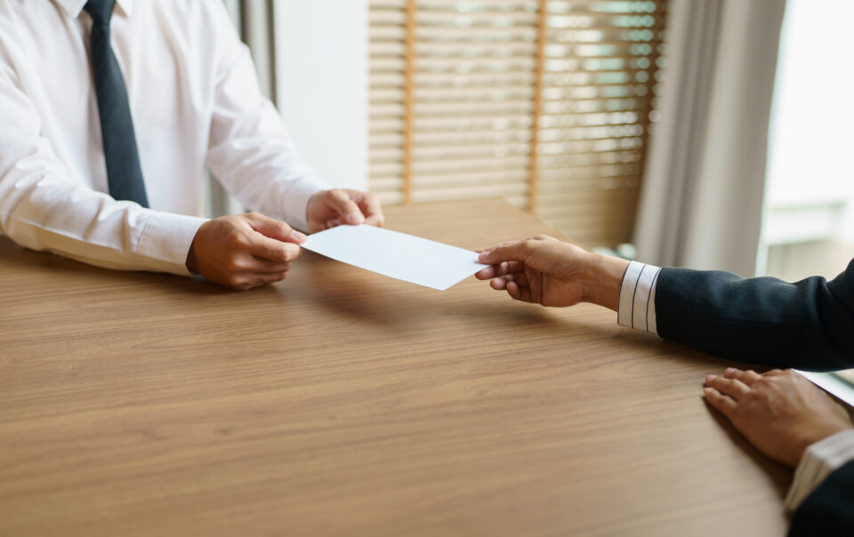 Que hacer si recibe una citacion o es contactado por una autoridad guia estrategica inicial Derecho Inmobiliario