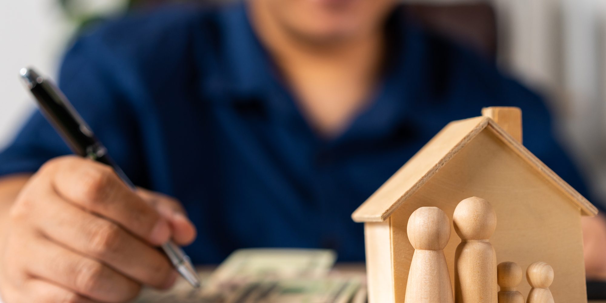 Riesgos legales al comprar inmuebles a través de terceros